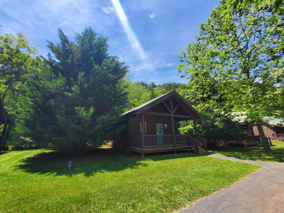 New River Trail Cabins Galax ภายนอก รูปภาพ